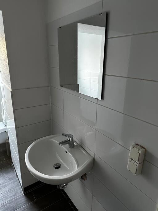 Zentrumsnahes Monteurszimmer Эрфурт Экстерьер фото